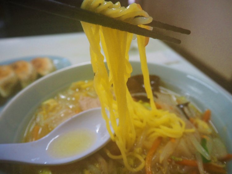 野菜もたっぷりだがあっさり味でしつこくなく、多くのお客様がスープまで飲み干して帰るそう。