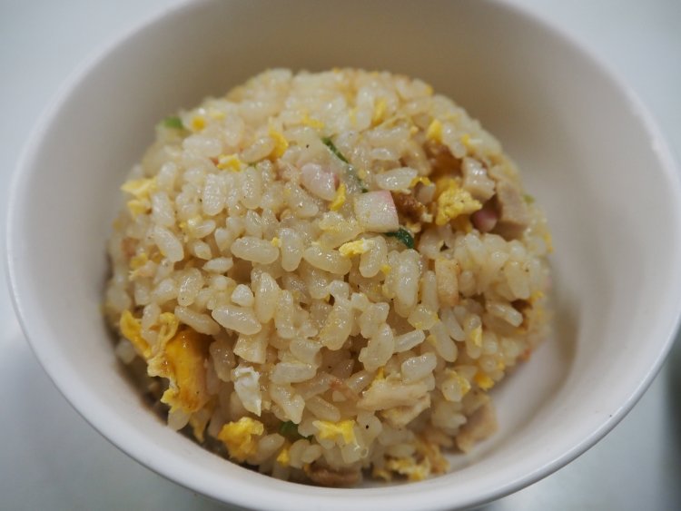 なると入りの昔懐かしいチャーハン。お店に来るとこれしか食べないという、1歳・2歳の小さな“熱烈ファン”も多いそう。