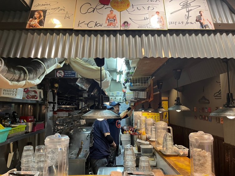 “屋台”をモチーフにした内装が懐かしい気持ちに……。