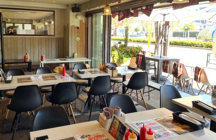 開放感あふれる店内。