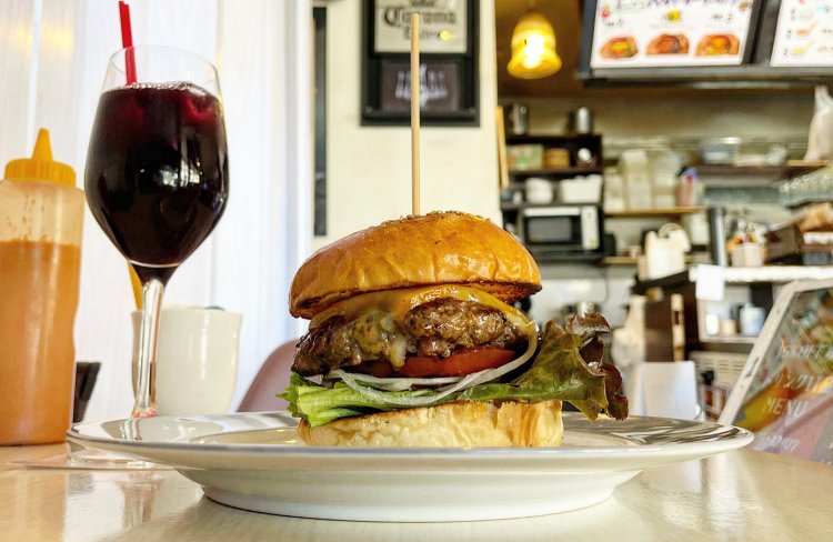 3000日かけて完成した極上ハンバーガー Field（フィールド）