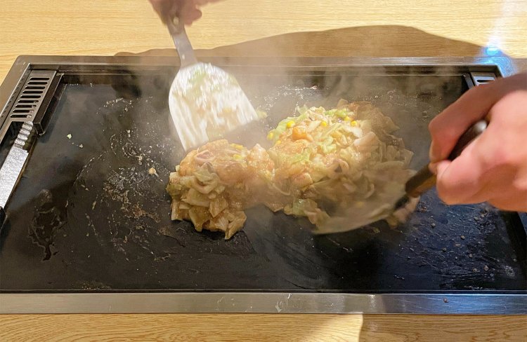 手際よく焼いてもらえる。