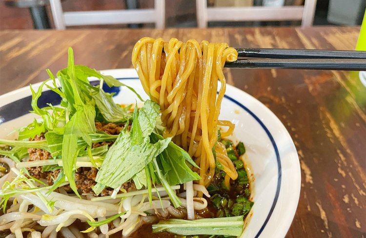 味のしみ込みを感じる麺。