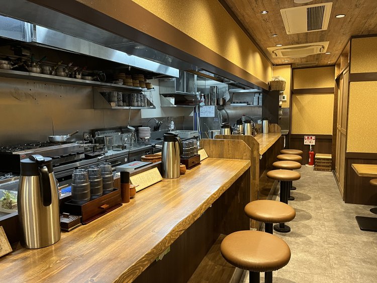 清潔感のある、広々とした店内。