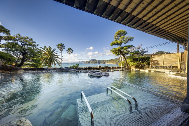 オーシャンビューの展望露天風呂が気持ちいい。