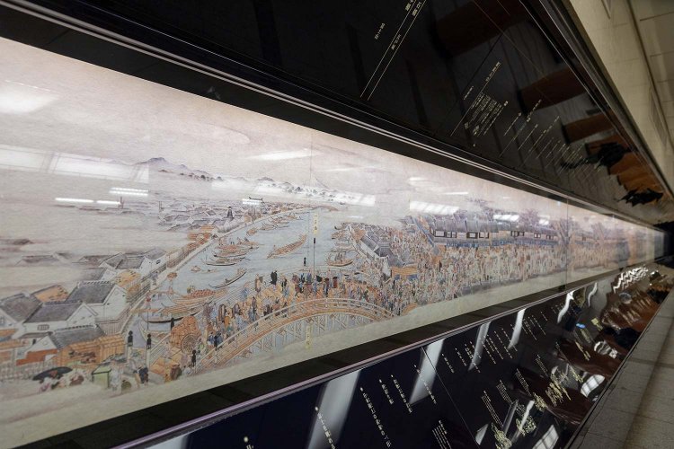 三越前駅のコンコースで見られる熈代勝覧（きだいしょうらん）。江戸時代の情景がよく分かる。