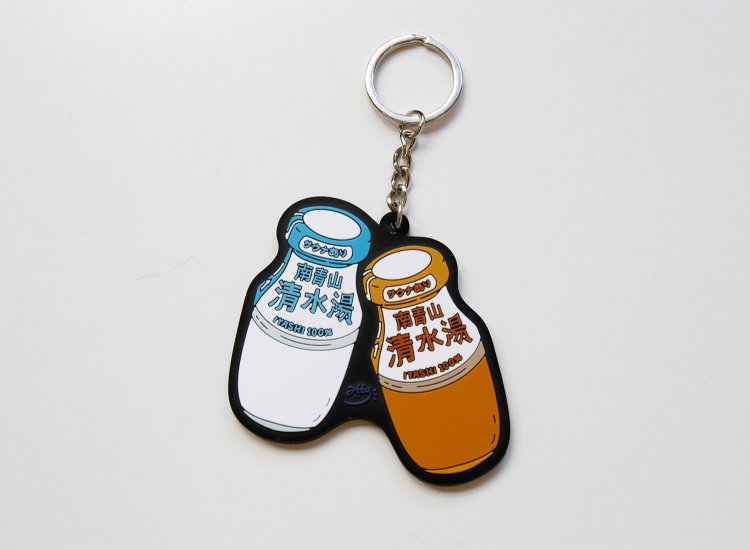 オリジナルグッズも豊富。新発売のIYASHIキーホルダー800円。