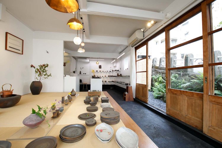 建物は取り壊しが決まり、現店舗での営業は2023年12月27日まで。神宮前で来春再開予定。