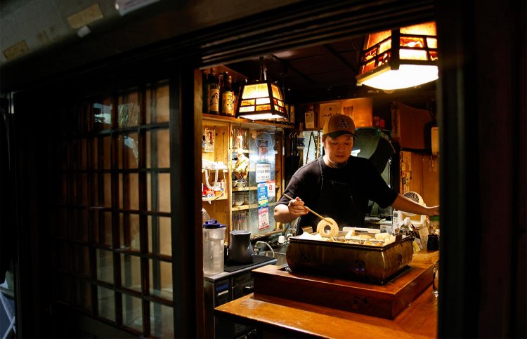 4代目の渡邊秀さん。先代の叔母から店を引き継ぎ、7年ほどになる。