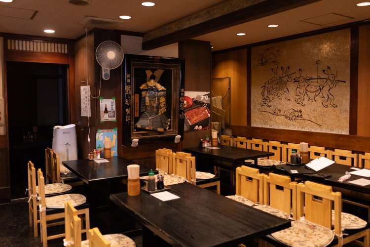 クラッシックが流れていて落ち着く店内。