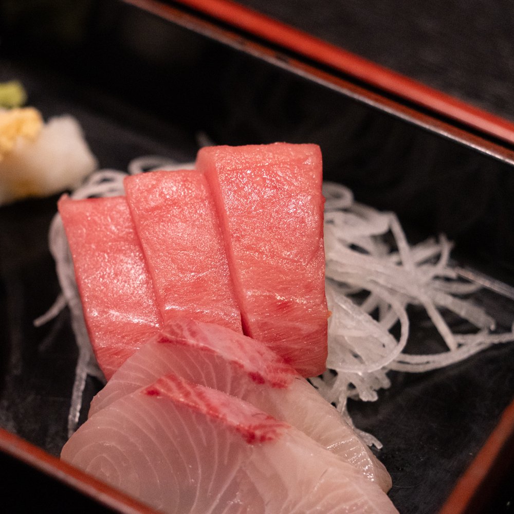 魚屋さんの直営の新鮮な刺し身が食べられる人気店！ 門前仲町の定食屋『富水』は平日でも行列必至！