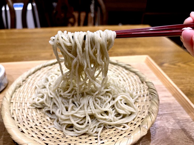 この日は北海道中標津産のソバ粉で打った二八そば。