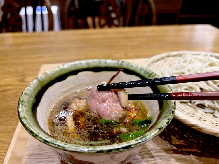 ほどよい火入れ加減で、やわらか〜い鴨肉。