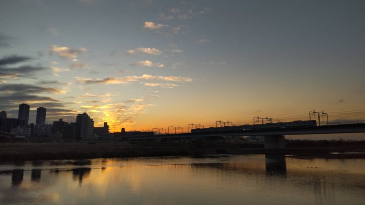 時間とともに変わりゆく空を眺めてみて。