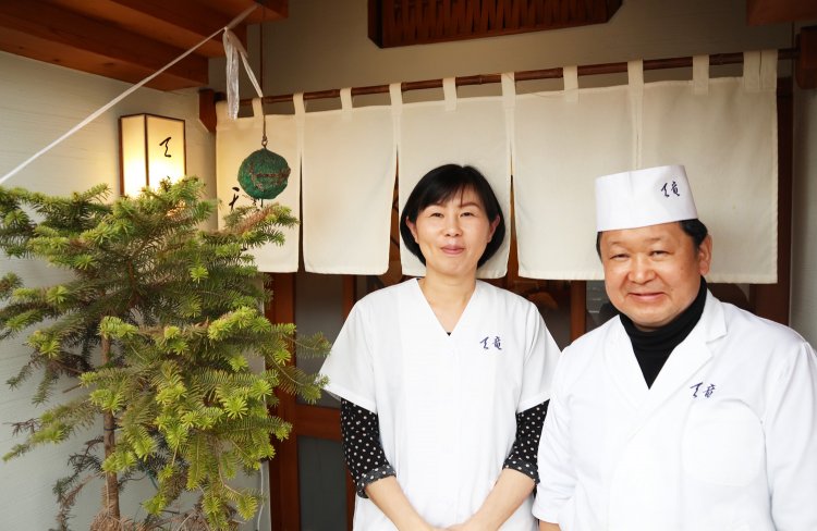 お店を切り盛りしている、小池夫婦。