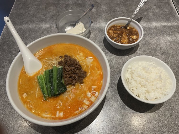 『陳安』でもっとも人気のセット。それぞれの料理にこだわりが詰まっている。