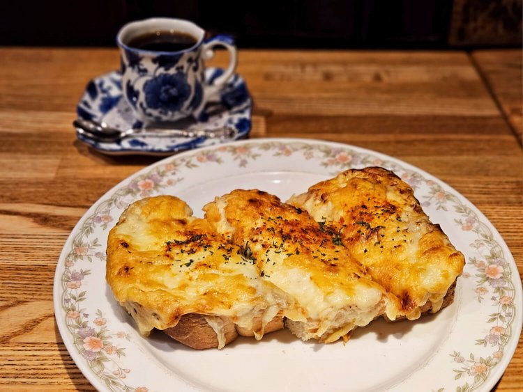 珈琲館 紅鹿舎（コーヒーカン ベニシカ）