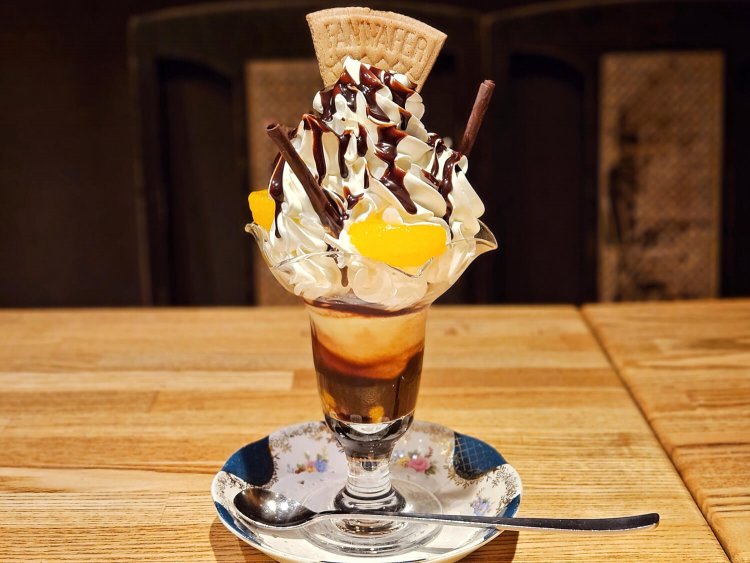 チョコレートパフェ 950円。