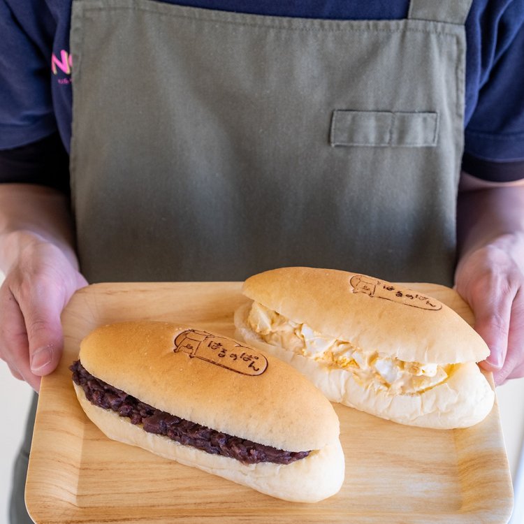 あんマーガリン302円（左）、たまご378円。