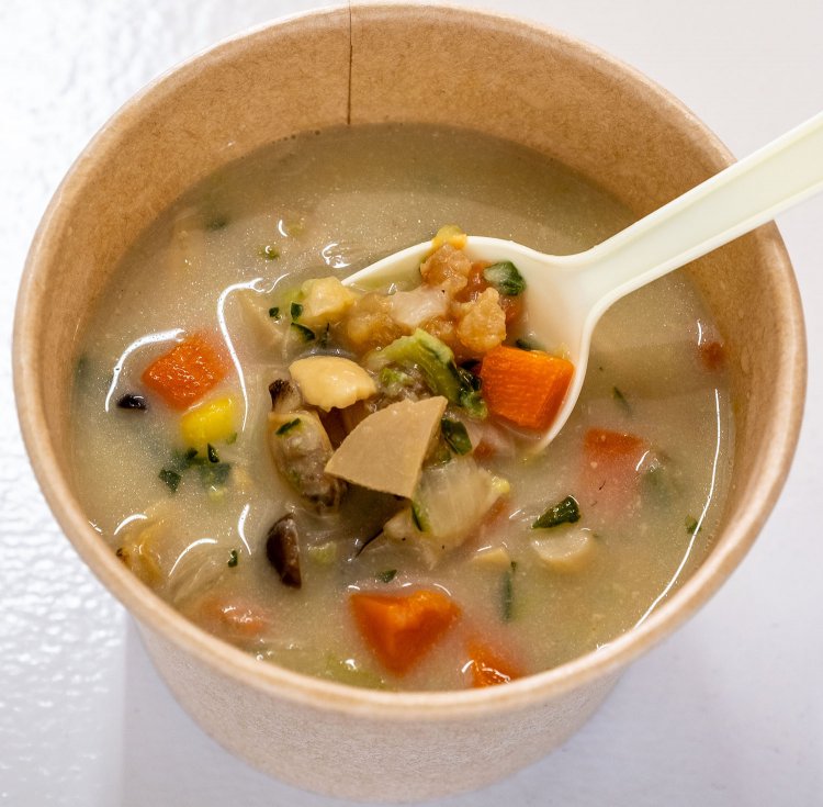 具だくさんの日替わりスープ324円もぜひ♪