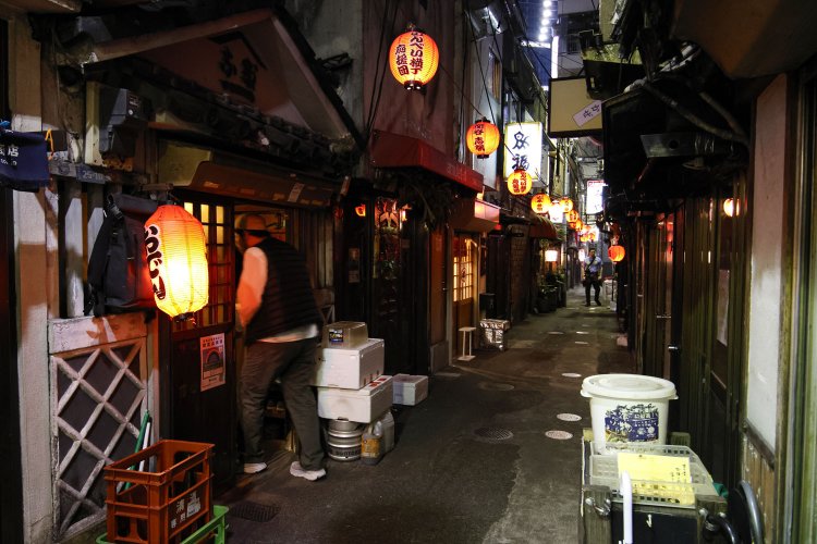 昭和レトロな渋谷のんべい横丁。