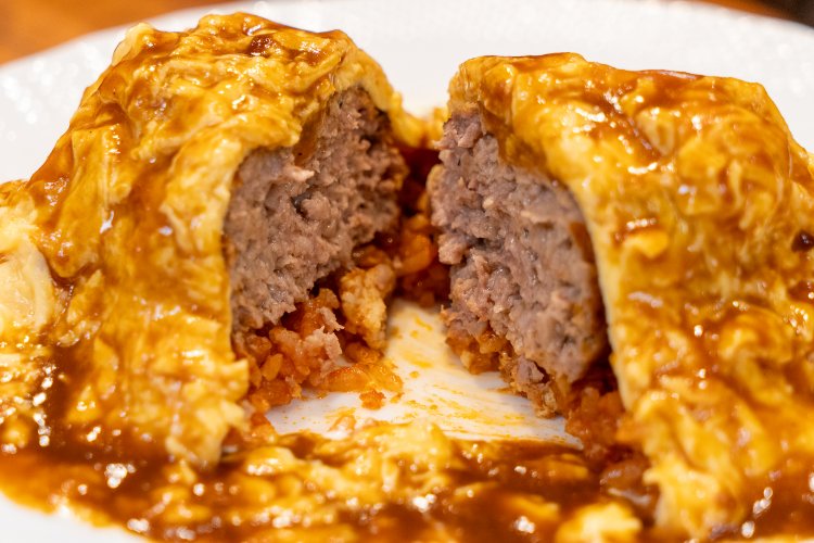 ハンバーグの厚みをご覧あれ！