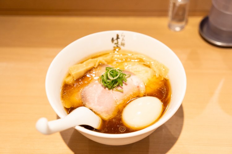 特製醤油らぁ麺1150円。