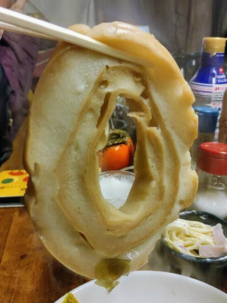 おでんのタネではあまり見かけない「巻き麩」。