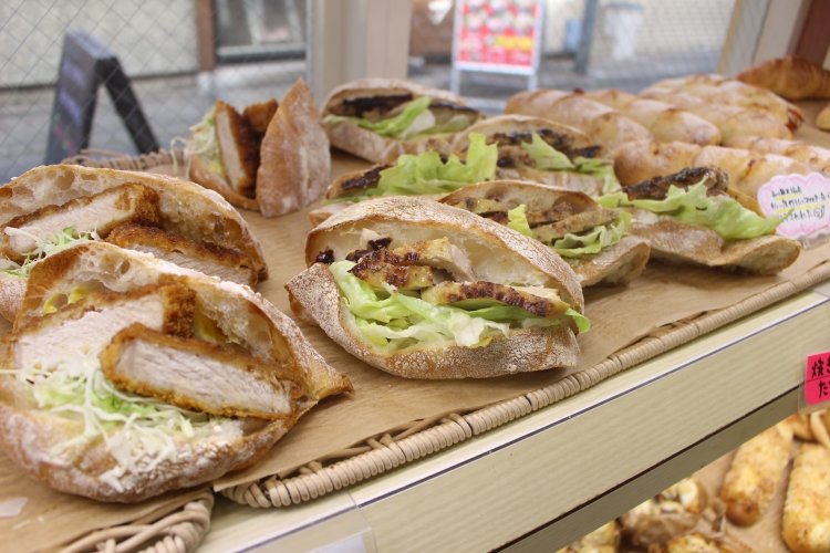 ロティフランスを使ったサンド類も人気。