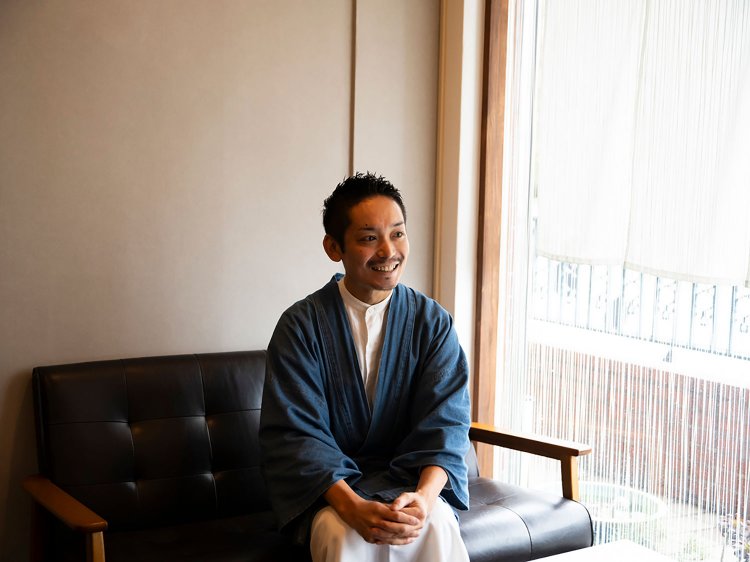 「ファッション要素が強すぎると茶の道から外れ、作法ばかりが前に出るとかしこまってしまう……。うまく調和する落とし所を常に探っている」と山本さん。