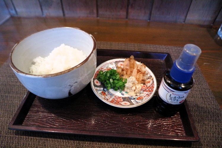 中華そばと合わせて食べたい、山わさびご飯200円。