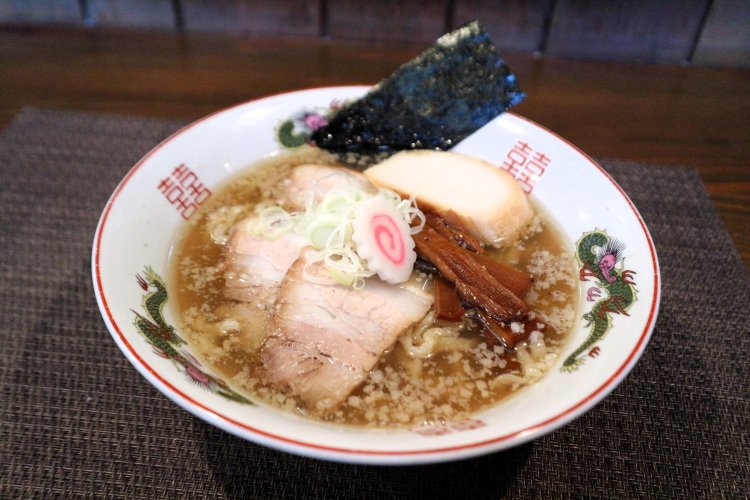 取材時に提供していた淡麗煮干しそば950円。