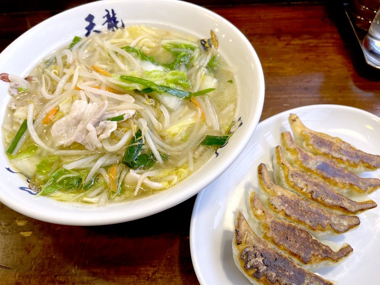 タンメン600円、餃子300円。合計900円なら毎日でも食べたい。