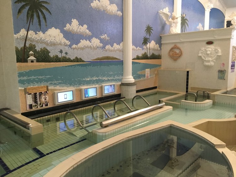 寝転び湯にテレビ設置は最高です。