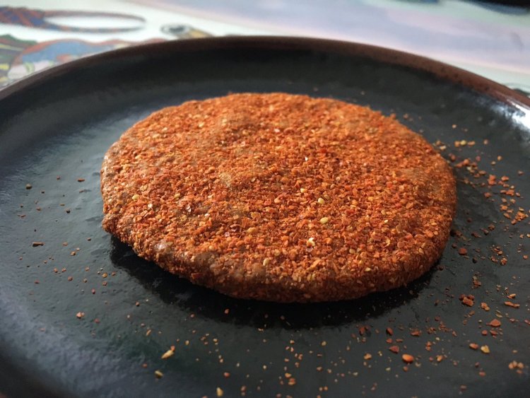 唐辛子で真っ赤なビジュアルはまさに激辛。