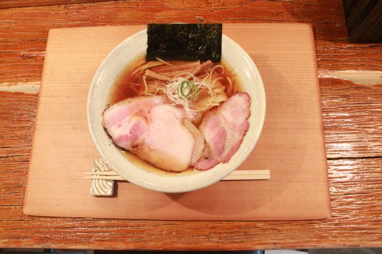 スープと麺だけでなく、トッピング一つ一つも全て丁寧に作られている。