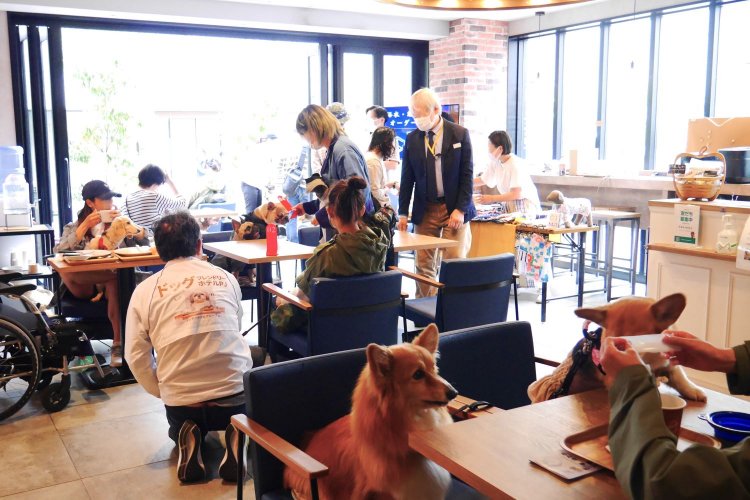 定期的にワンちゃん家族向けのイベントも開催している。（写真＝イチホテル浅草橋提供）
