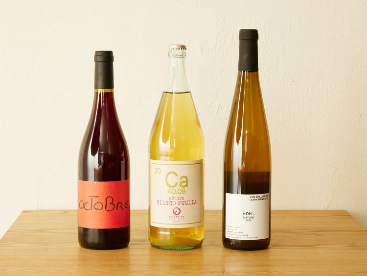 「飲んでおいしい」を基準に手頃な価格帯が中心。グラス900円～。ボトル6500円～。