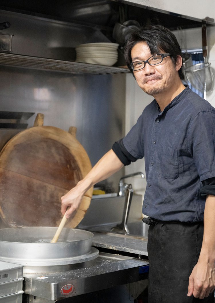 店主の永井康太さん。