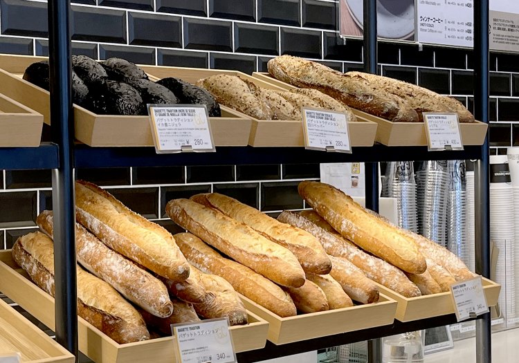 バリバリっと歯ごたえのいいバゲット。