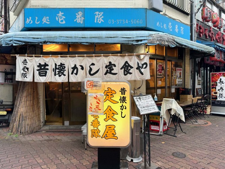 店名は新撰組の隊名からが由来とのこと。陽気のいい季節は外飲みも気持ち良さそうだ。