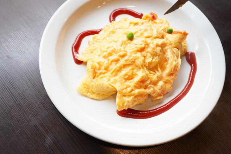 オムライスを切ってふわっとした瞬間。