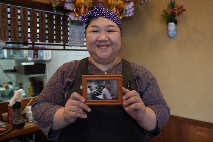 先代のお父様の思いを受け継ぐ、店主の日東寺さん。