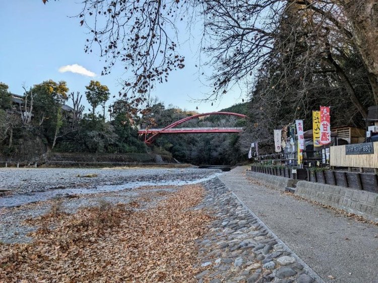 飯能駅から10分ほど歩けばもう入間川。