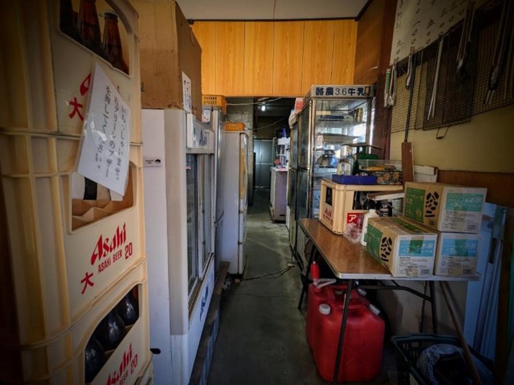 人気のない店内だったが……。