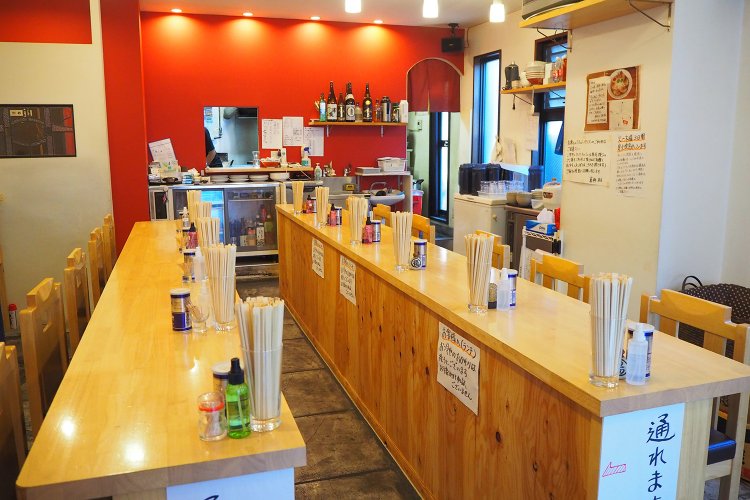 店主・吉岡さん。