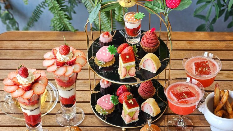 【ミヤシタパーク】ランチも人気の『NEW LIGHT』で楽しむ苺のアフタヌーンティー ～黒猫スイーツ散歩 渋谷編⑤～