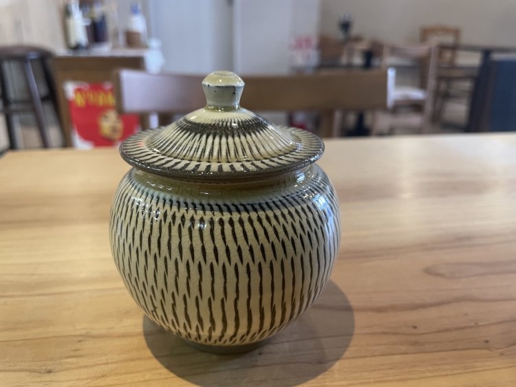この砂糖入れも小鹿田焼。
