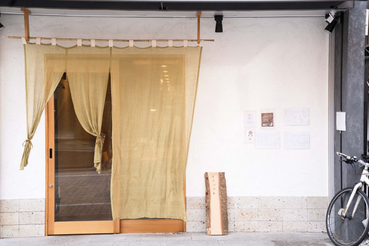 高級感が漂う落ち着いた空間だが、フラッと立ち寄れる気軽さもある。