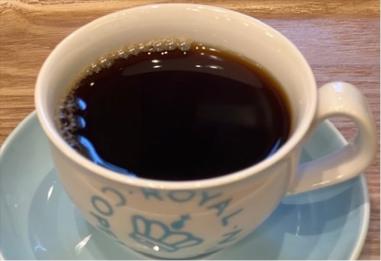 極 ブレンド550円。美しいカップ。